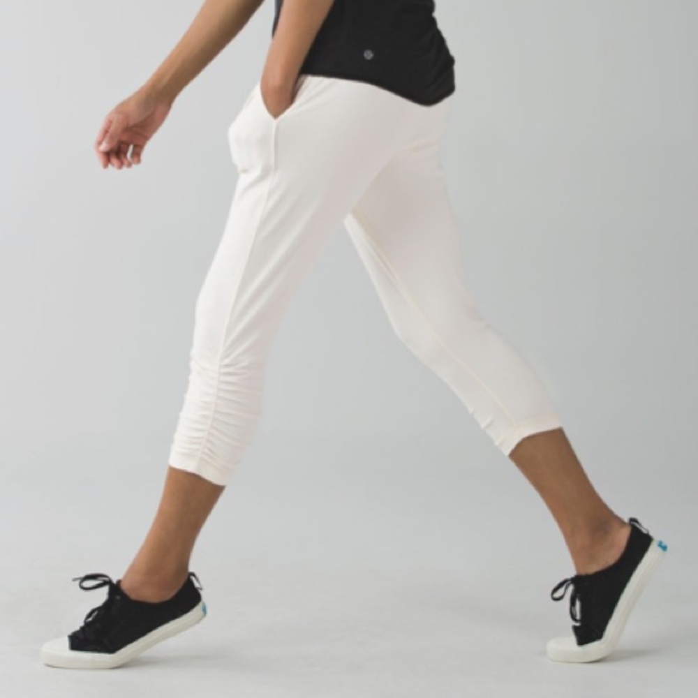 Lululemon Sun Salutation Crop - 6